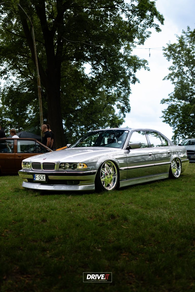 how low 32 768x1152