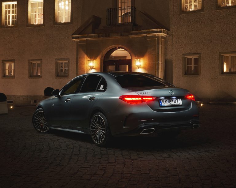 05 Mercedes Klasa C LightPainting full size 768x614
